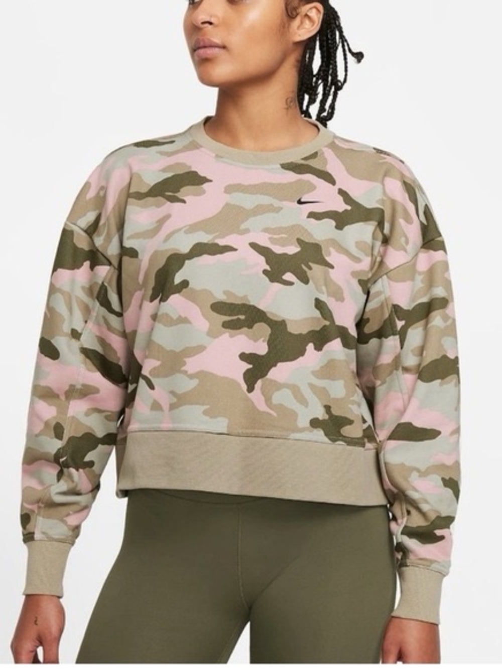 Nike Dri-Fit Get Fit Camo
Training Crewneck Cropped
Sweatshirt